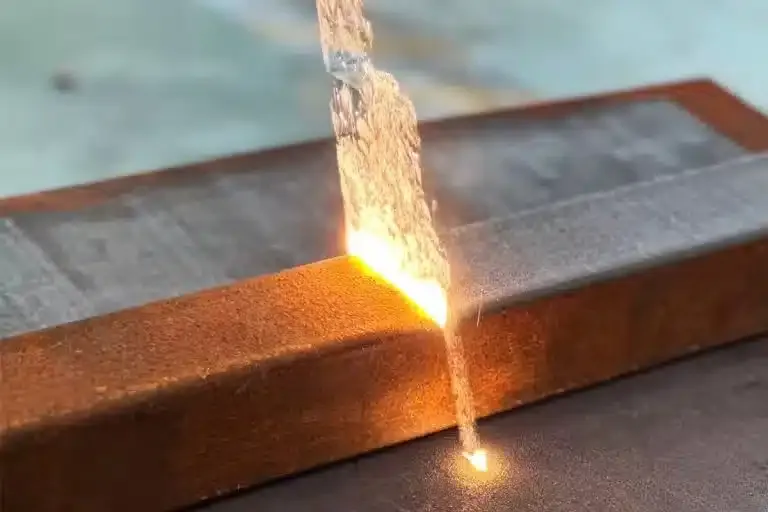 Limpieza láser de precisión sobre metal